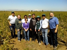 Con el fin de mantener vigente el protocolo de exportaciones de fruta al mercado de Korea; durante la semana recién pasada, visitó la región del Maule el inspector del Animal and Plan Quarentine Agency Oh Si-Heon.