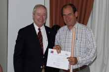 El Director Nacional del SAG, Aníbal Ariztía, junto a  la directora regional del SAG Región Metropolitana, Loreto Álvarez, presidió la ceremonia de entrega de certificados de bonificación del Programa de Recuperación de Suelos de la región Metropolitana, temporada 2013. 